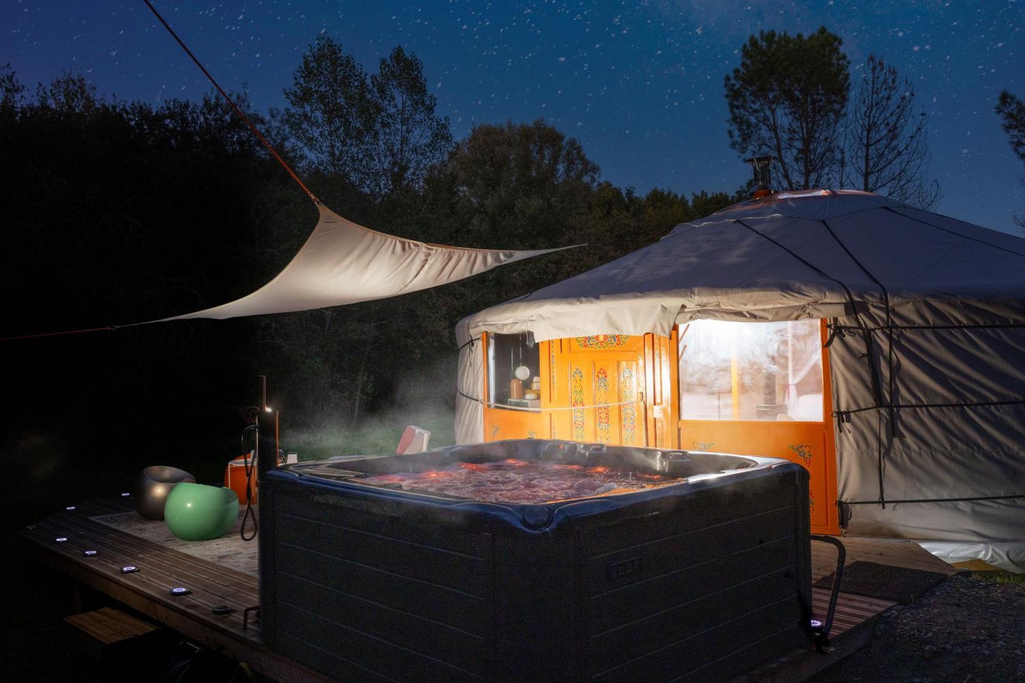 L Ost In Sensations -Hebergements Insolites Et Suites De Luxe Spa Sauna Piscine Foret Marcenais المظهر الخارجي الصورة